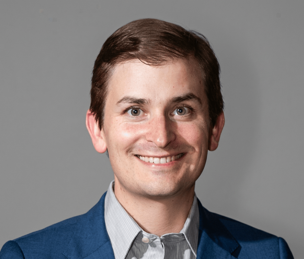 headshot of Harrison Holcomb 